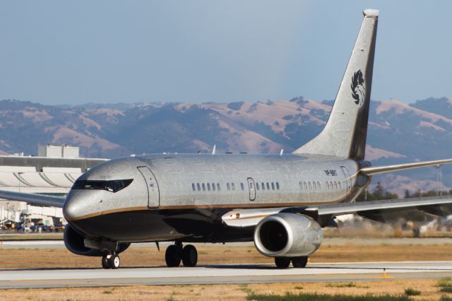 Boeing 737-700 (VP-BRT)