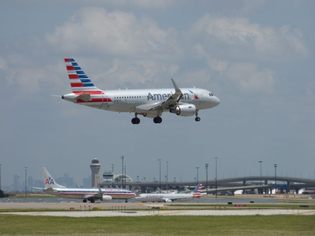 Airbus A319 (N9010R)