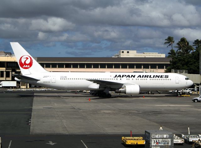 BOEING 767-300 (JA615J)