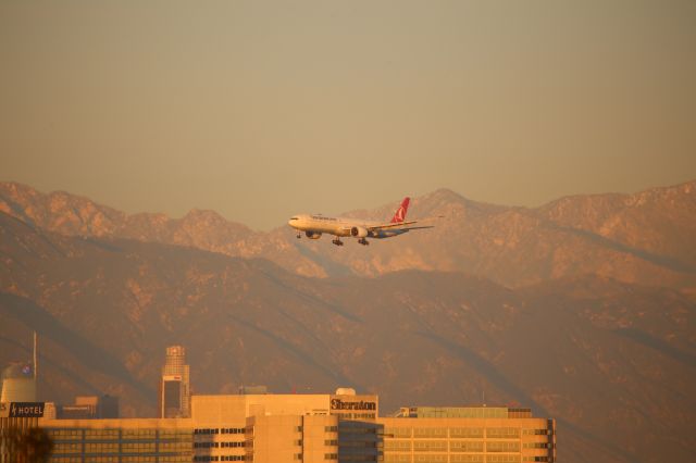 BOEING 777-300ER (TC-JJM)