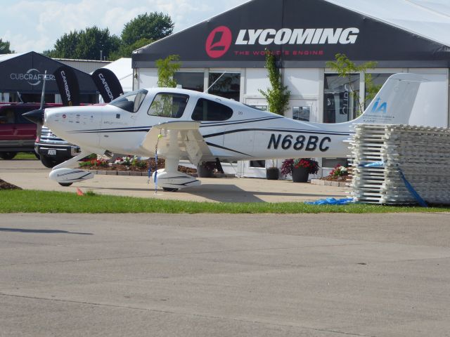 Cirrus SR-22 (N68BC)