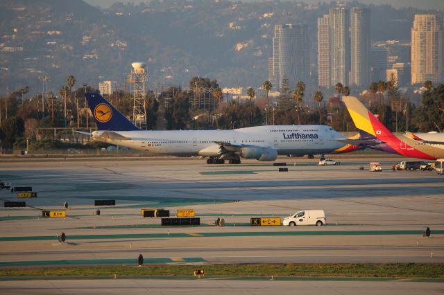 BOEING 747-8 (D-ABYS)