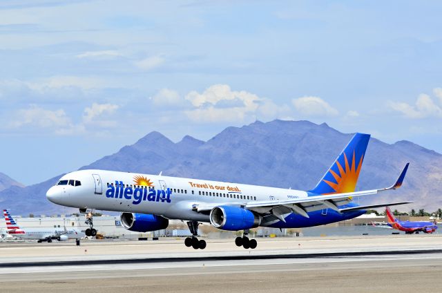 Boeing 757-200 (N904NV) - N904NV Allegiant Air 1993 Boeing 757-204 - cn 26967 /  522 McCarran International Airport (KLAS)br /Las Vegas, Nevadabr /TDelCorobr /July 12, 2013