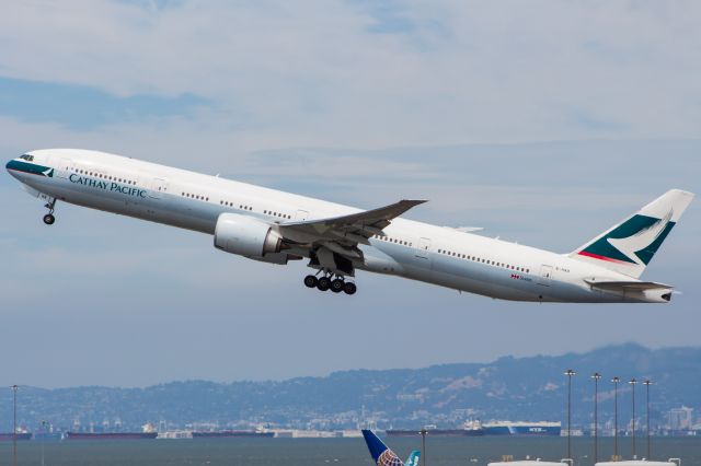 BOEING 777-300ER (B-HNR)