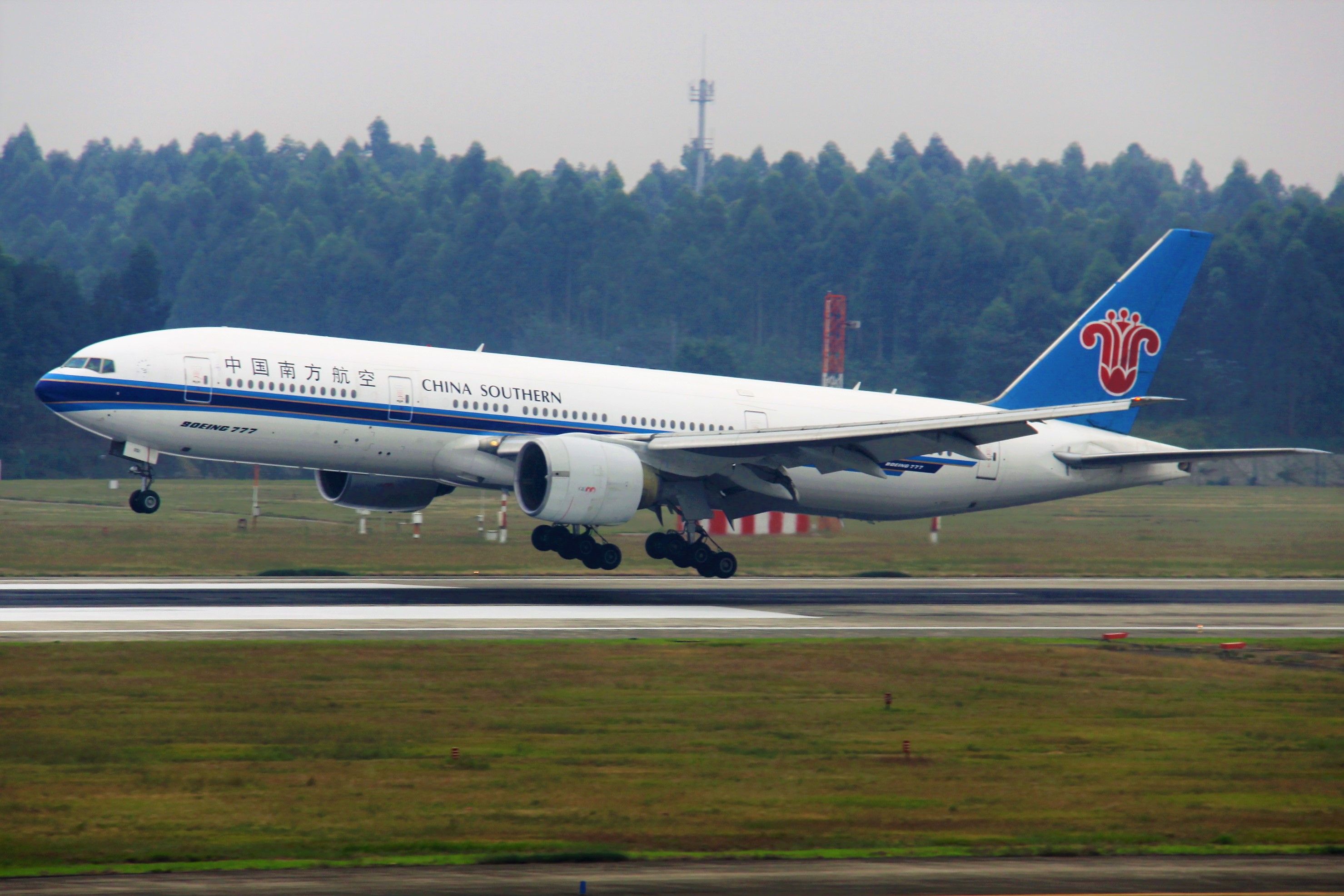 Boeing 777-200 (B-2051) - TIPS:Select full-size and wait for a while for better view.