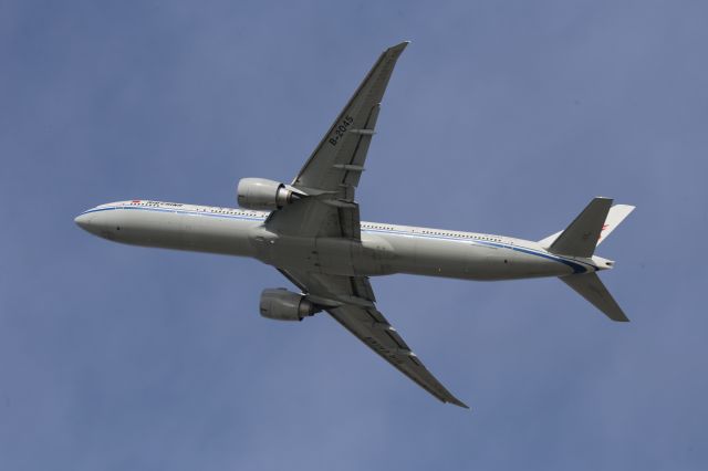 BOEING 777-300ER (B-2045)