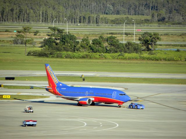 BOEING 737-300 (N326SW)