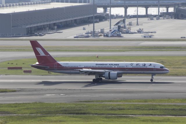 Boeing 757-200 (B-2850) - Landing at HND Airport R/W34L on 2011/11/01