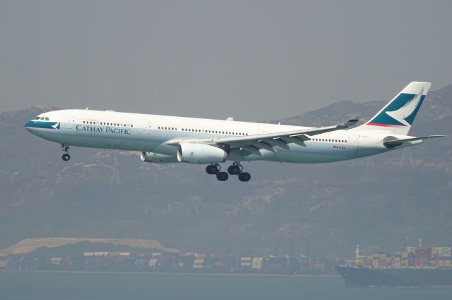 Airbus A330-300 (B-LAH)