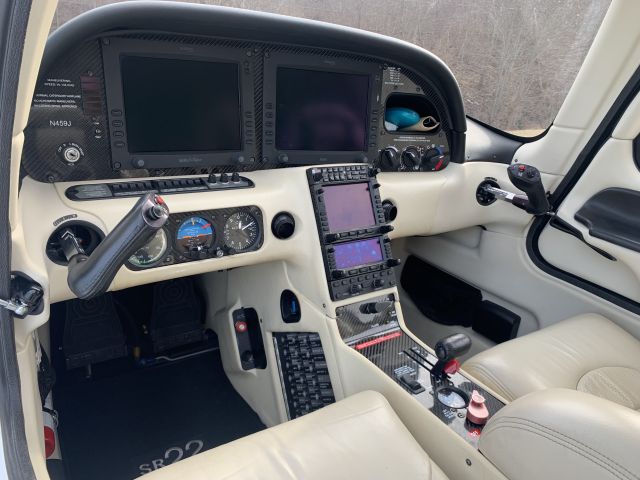 Cirrus SR-22 (N459J)