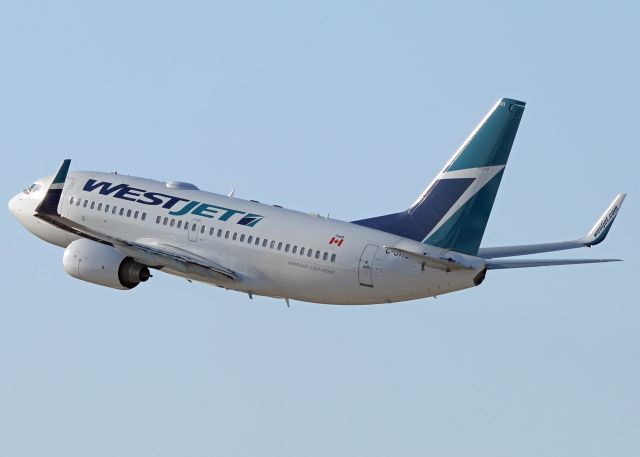 Boeing 737-700 (C-GWBJ)