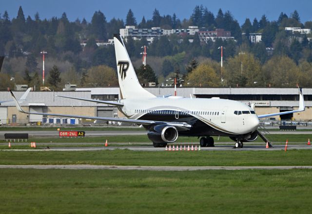 Boeing 737-700 (N950TR)