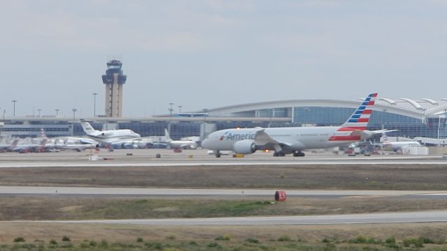 Boeing 787-8 (N800AN) - AAL9784 off to KMAF