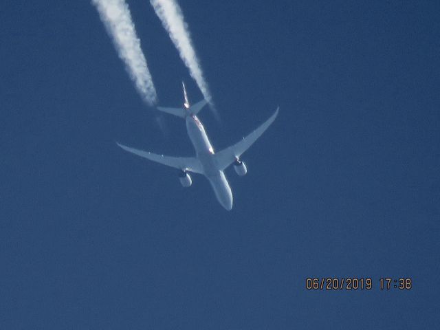 Boeing 787-9 Dreamliner (N825AA)