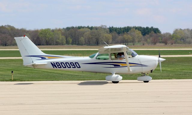 Cessna Skyhawk (N80090) - Whiteside County Airport 17 April 2021br /Another 172 doing some pattern work.br /Gary C. Orlando Photo