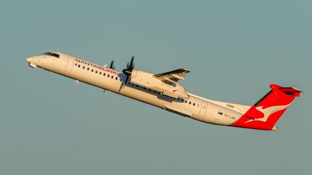 de Havilland Dash 8-400 (VH-LQB)