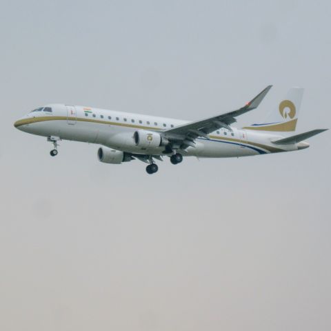 Embraer 175 (VT-JMR)