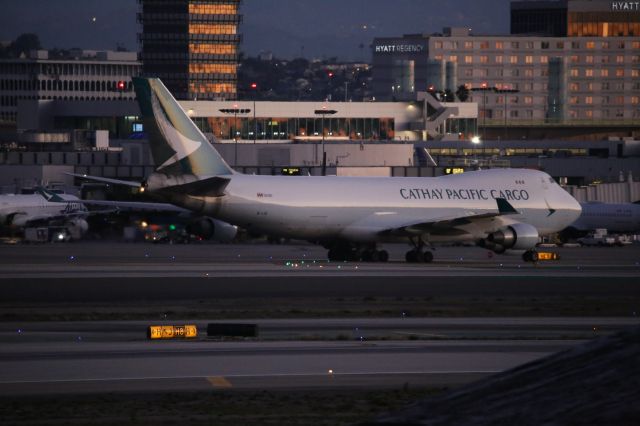 Boeing 747-400 (B-LID)