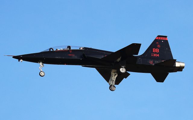 6413304 — - A T-38 from nearby Beale AFB doing some touch-n-go landings.