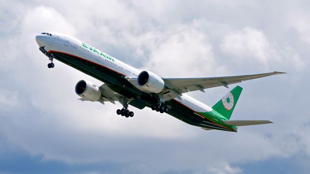 BOEING 777-300 (B-16737) - EVA773 on rotation from Rwy 34L to begin a delivery flight to RCTP on 4.27.17. (ln 1485 / cn 62651).