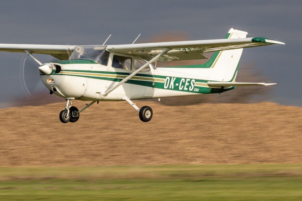 Cessna Skyhawk (OK-CES)