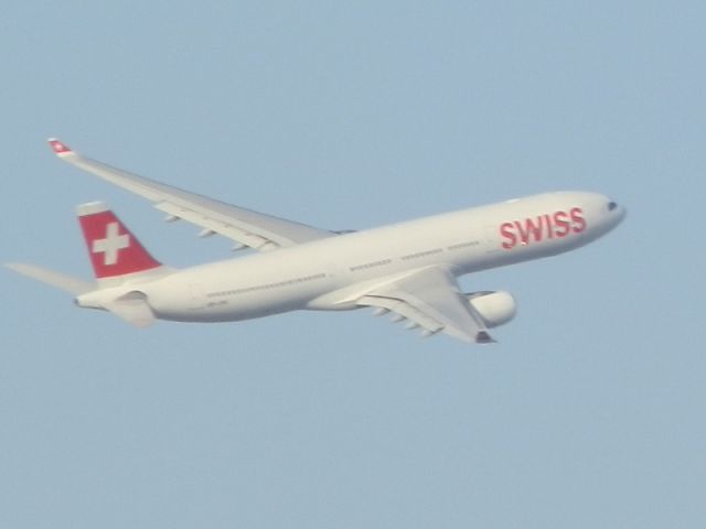 Airbus A330-300 (HB-JHK)