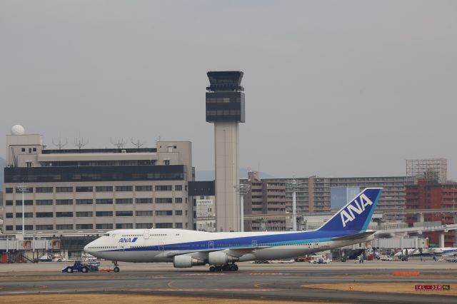 Boeing 747-400 (JA8961)