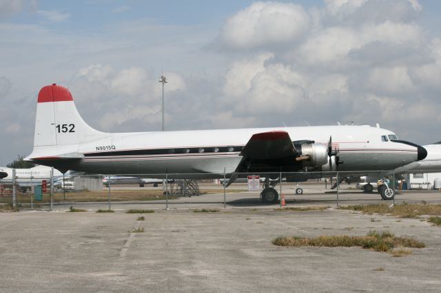 Douglas C-54 Skymaster (N9015Q)