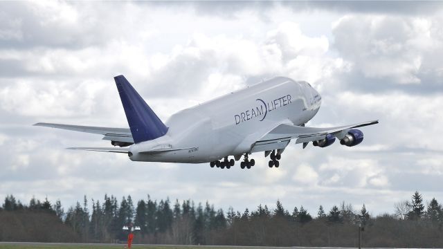 Boeing 747-400 (N747BC) - GTI4512 climbs from runway 16R beginning a flight to RJGG / NGO on 3/17/13. (LN:904 cn 25879).