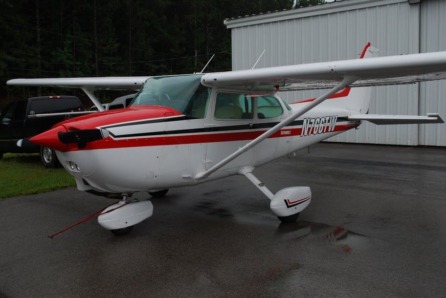 Cessna Skyhawk (N766TW)