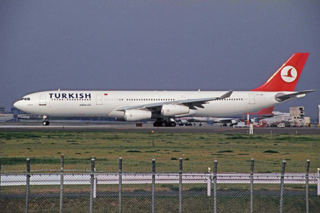 Airbus A340-300 (TC-JDK) - Departure at Narita Intl Airport Rwy34L on 1993/11/23