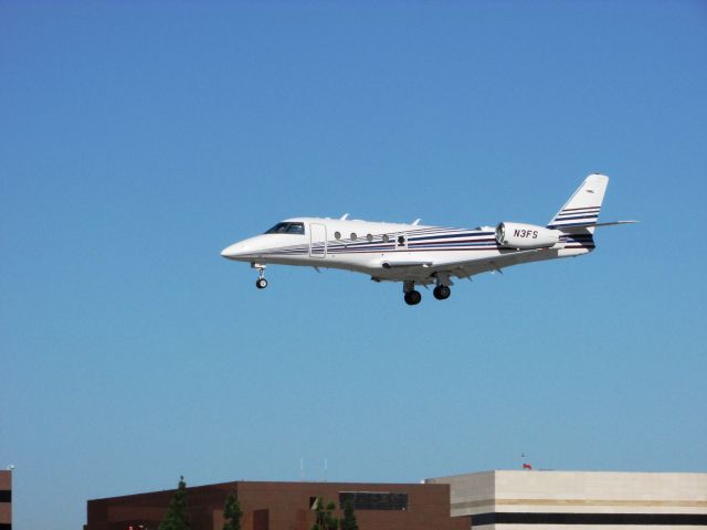 IAI Gulfstream G150 (N3FS) - Landing RWY 30