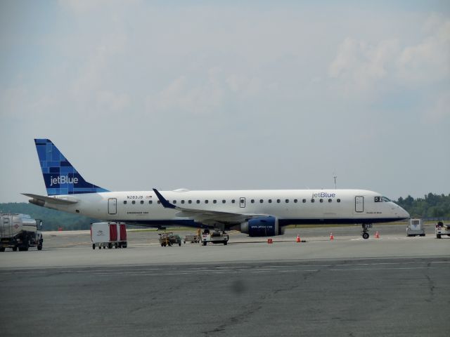 Embraer ERJ-190 (N283JB)