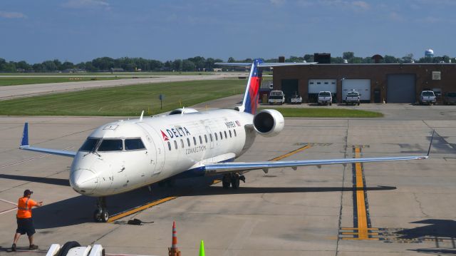 Canadair Regional Jet CRJ-200 (N919EV) - Delta Bombardier CRJ-200ER N919EV in Dayton 