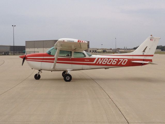 Cessna Skyhawk (N80670)