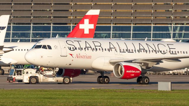 Airbus A320 (OE-LBZ)