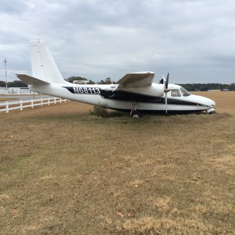 Aero U-9 Commander 680 Super (N68113)