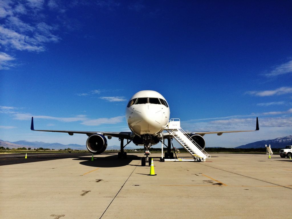 Boeing 757-200 (N543US)