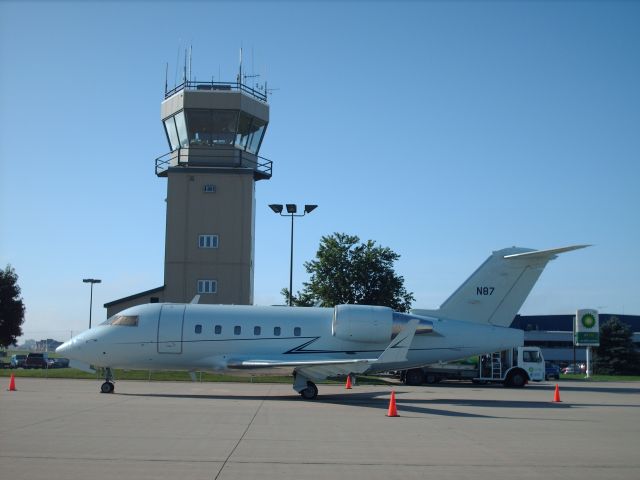 Canadair Challenger (N87)