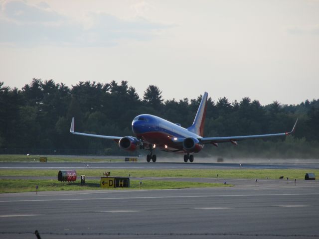 Boeing 737-700 (N718SW)
