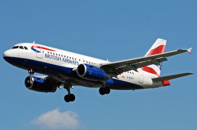 Airbus A319 (G-EUPT) - Myrtle Ave