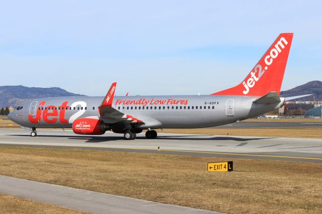 Boeing 737-800 (G-GDFV)