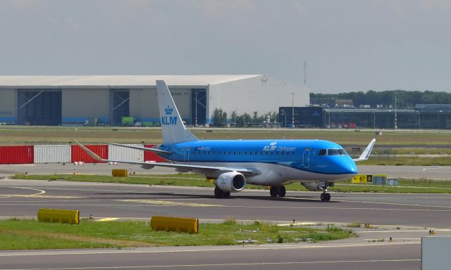 Embraer 175 (PH-EXJ) - KLM Cityhopper Embraer ERJ-175STD PH-EXJ in Amsterdam 