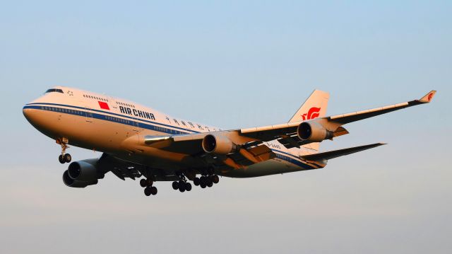 Boeing 747-400 (B-2445) - CA1316 Landed on runway 36R of ZBAA