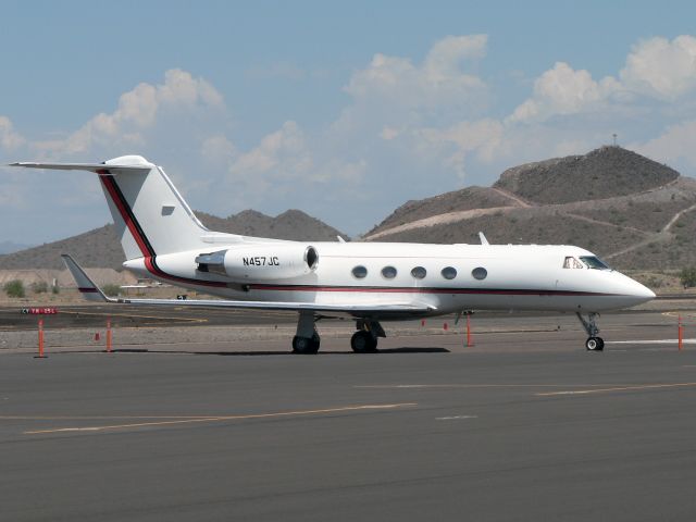 Gulfstream Aerospace Gulfstream 3 (N457JC) - Aug. 16, 2008 - parked outside the airport restaurant. Great food...excellent view!