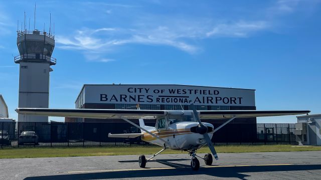 Cessna 152 (N5088L) - 88L resting at Rectrix after my first ever xc from Schenectady.