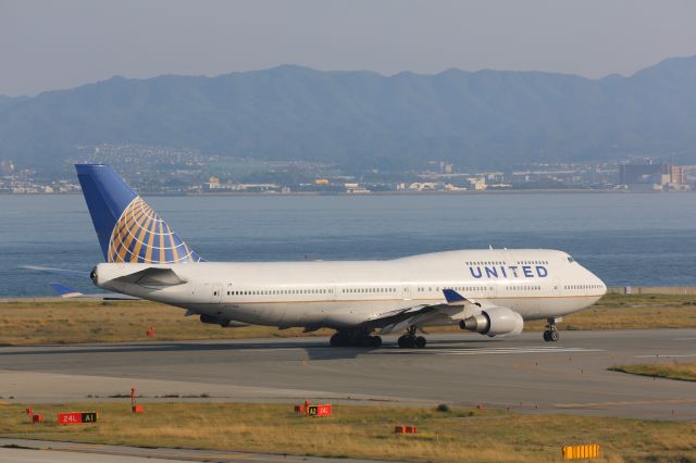 Boeing 747-400 (N177UA)