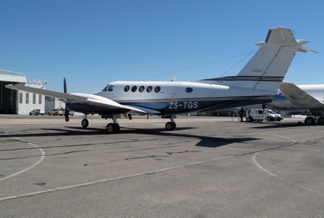 Beechcraft Super King Air 200 (ZS-TGS)