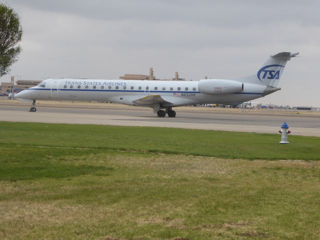 Embraer ERJ-145 (N832HK)