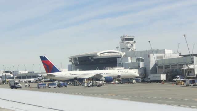 Boeing 757-200 (N6716C) - 043014 loading at Seattle